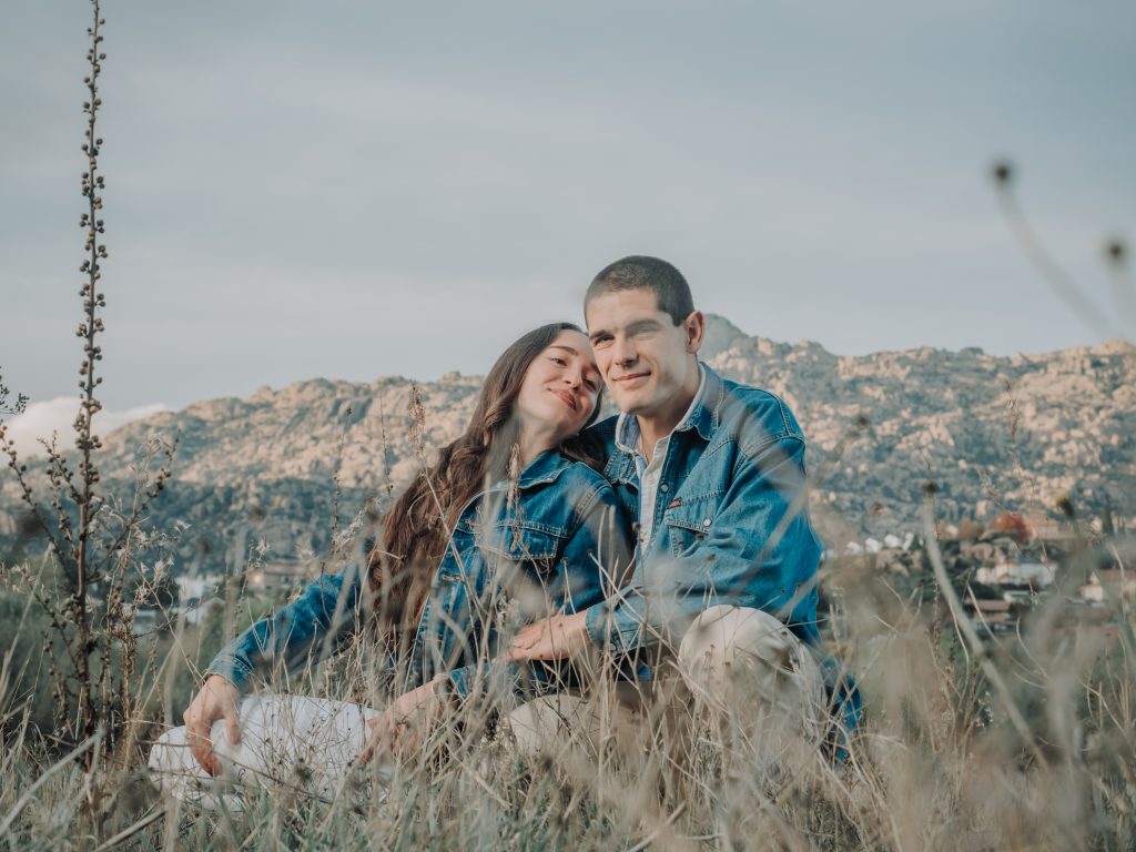 fotografia de boda y preboda en la sierra de guadarrama de madrid em manzanes del real