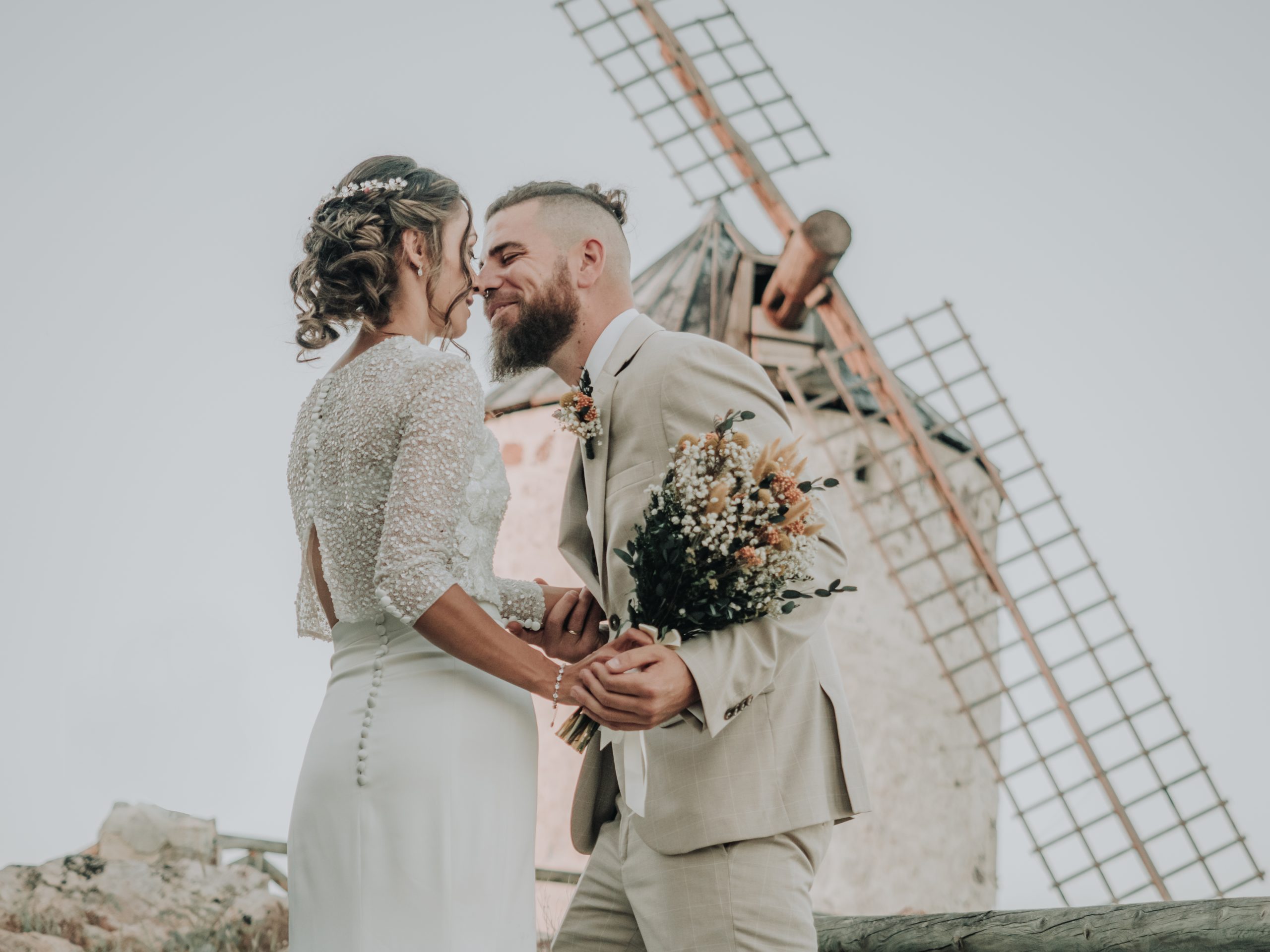 Reportajes de Boda CompletosSe entregan un mínimo de 600 fotografías editadas + Álbum gama profesional